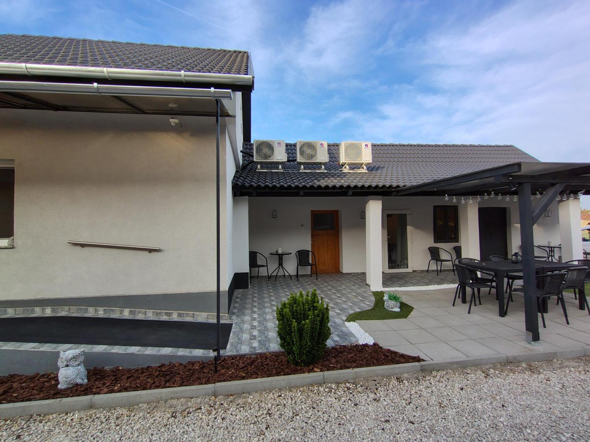 Csengo Vendeghaz Hotel Kiskoros Exterior foto